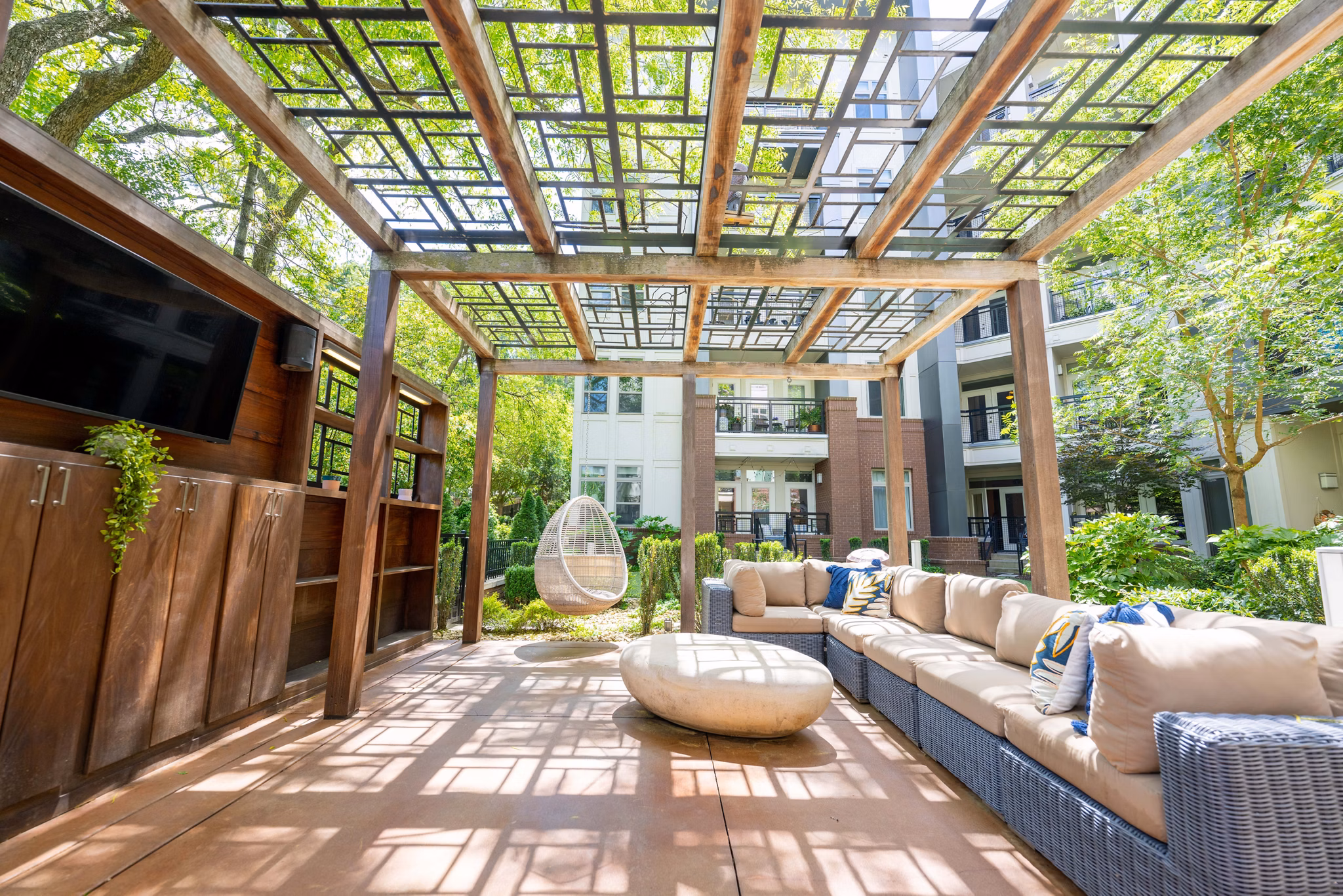 grill area at Ellison on Broad Apartments 