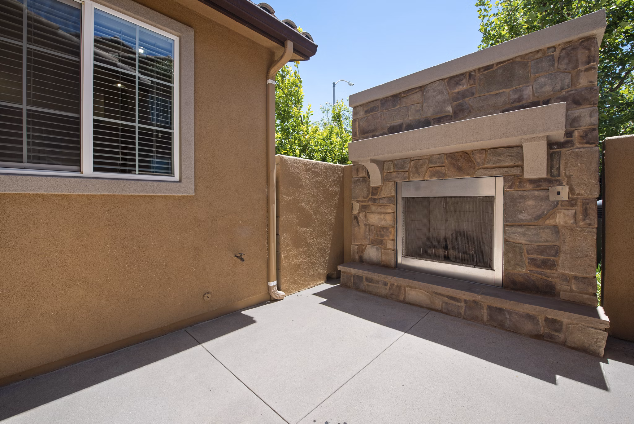 fire pit at Townhomes at Lost Canyon Apartments