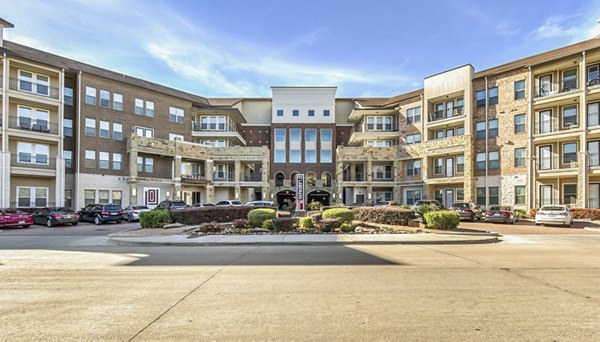 Landmark on Lovers: Elegant mid-rise luxury apartments in vibrant Dallas neighborhood