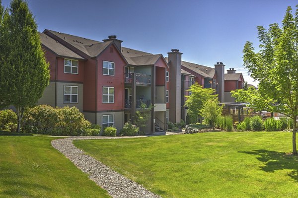 Avana One Six Four: Modern architecture luxury apartments in a serene urban setting