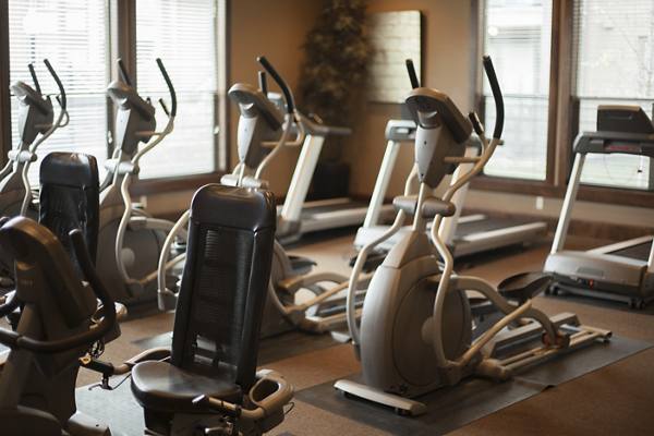 fitness center at Eagle Point Apartments