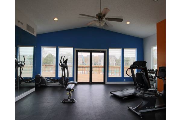 fitness center at CP Waterfront Apartments