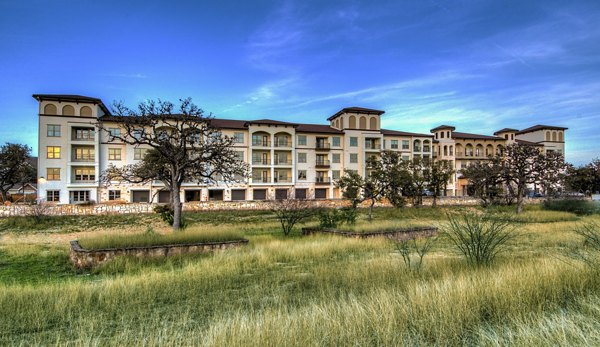 Overture Stone Oak: Luxurious senior living apartments with elegant design in San Antonio