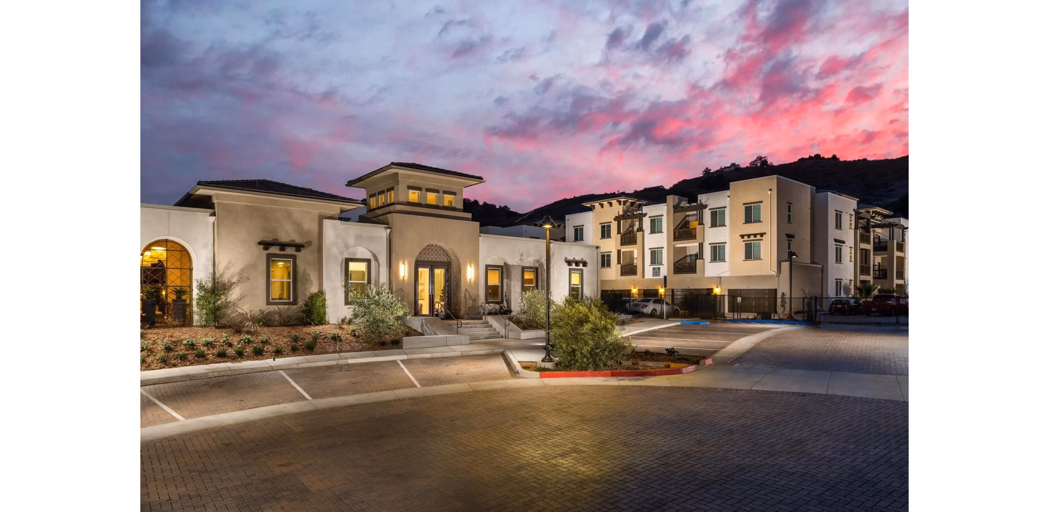 Building/Exterior at Solaire Apartments