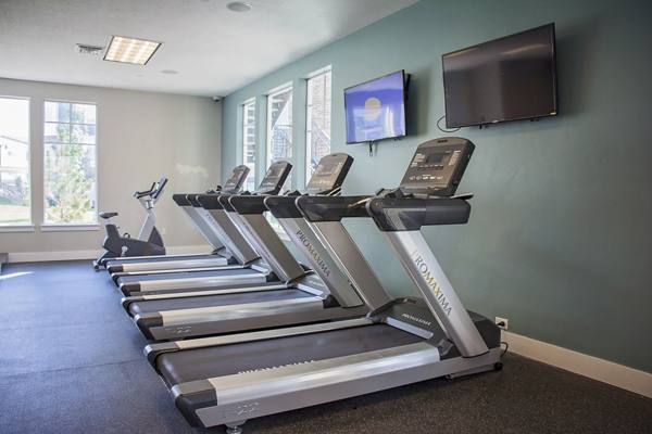 fitness center at Rockledge at Quarry Bend Apartments