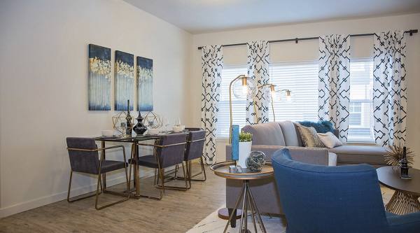 dining room at Rockledge at Quarry Bend Apartments