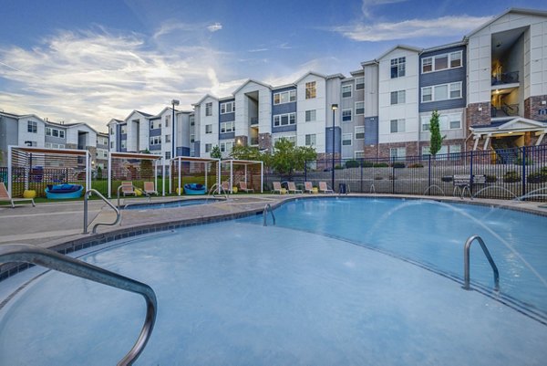 pool at Rockledge at Quarry Bend Apartments