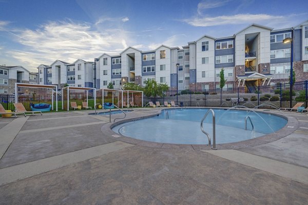 pool at Rockledge at Quarry Bend Apartments