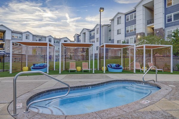 pool at Rockledge at Quarry Bend Apartments