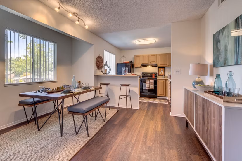 Dining room featuring modern furnishings at Onyx Apartments luxury community
