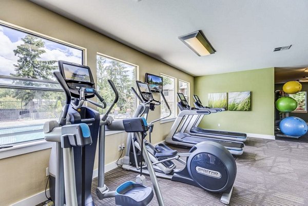 fitness center at Onyx Apartments