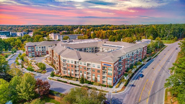 Overture Crabtree: Elegant of luxury apartments in Raleigh, offering modern living for active adults