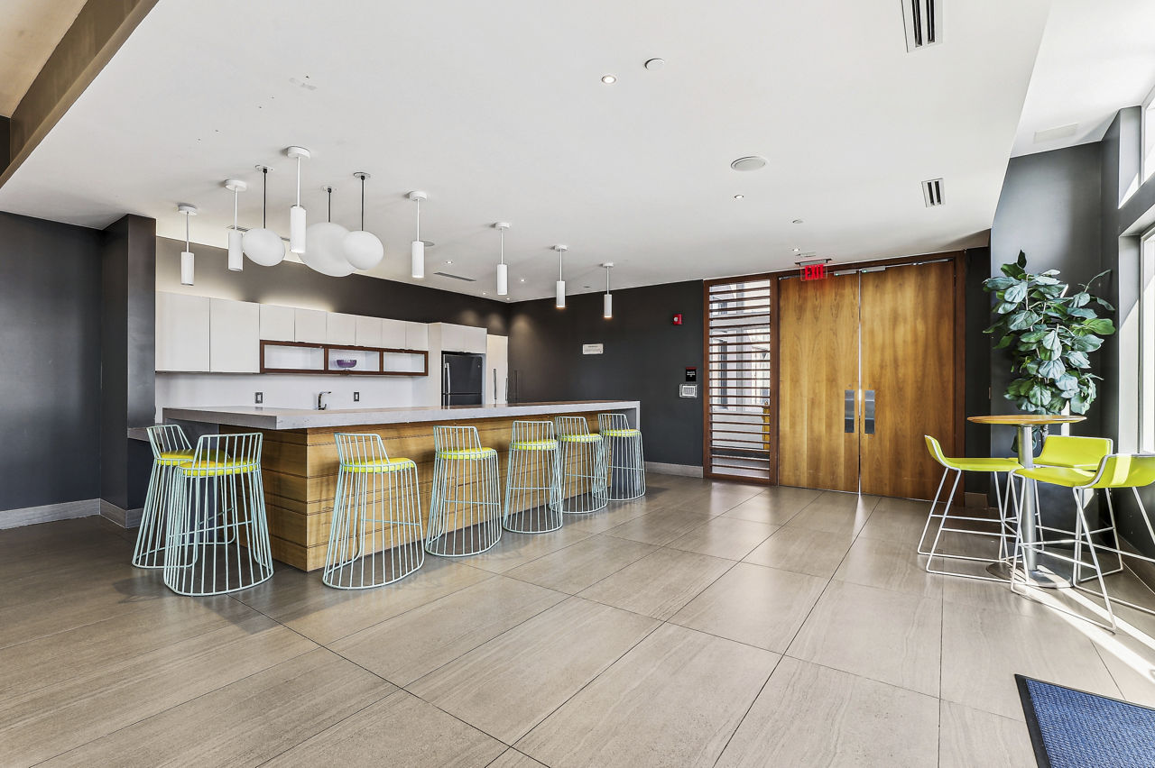 The Henri At Pike Rose North Bethesda Md 6 of 12