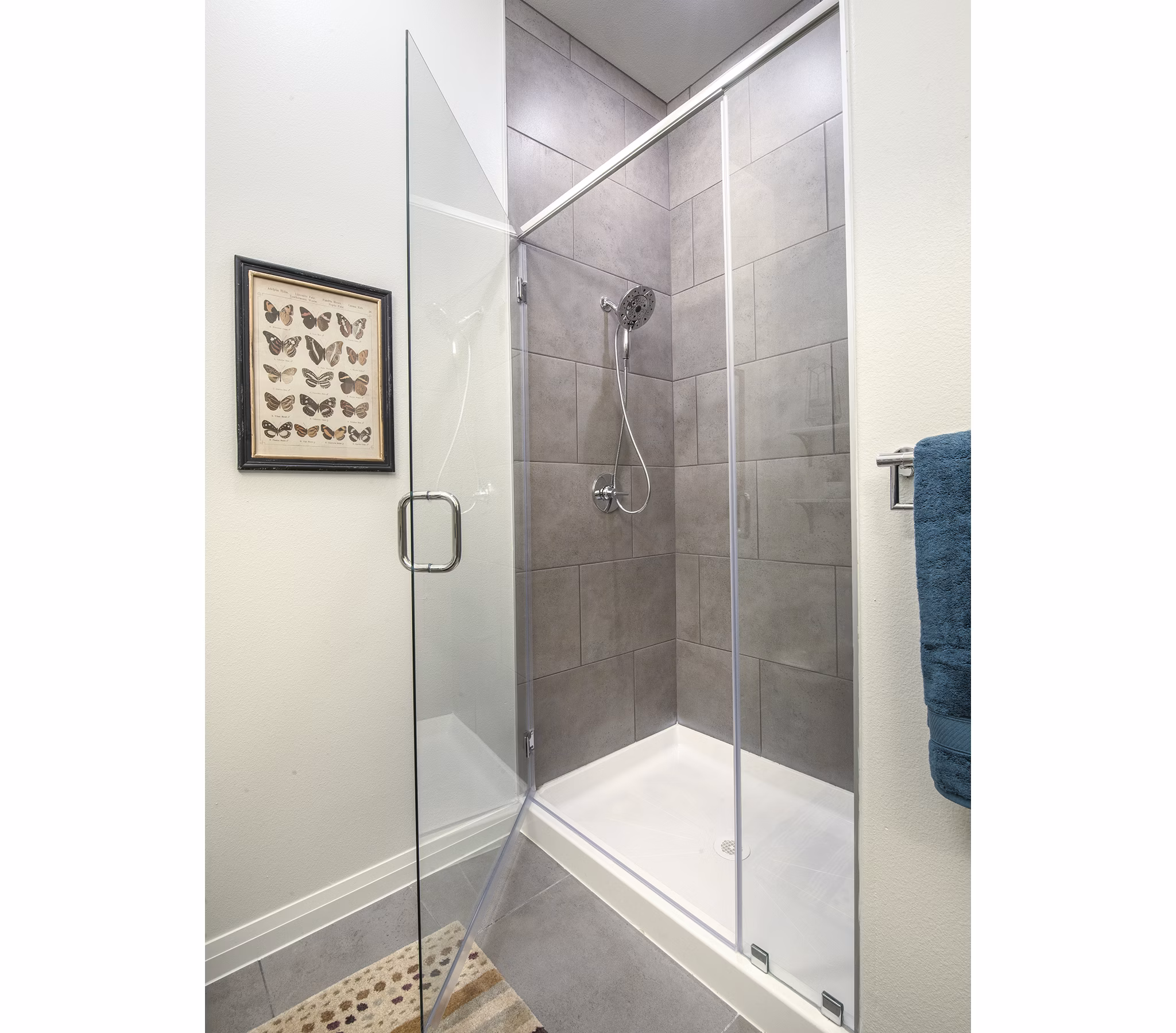 Overture Fairview Apartments: Elegant bath with spacious vanity and modern fixtures