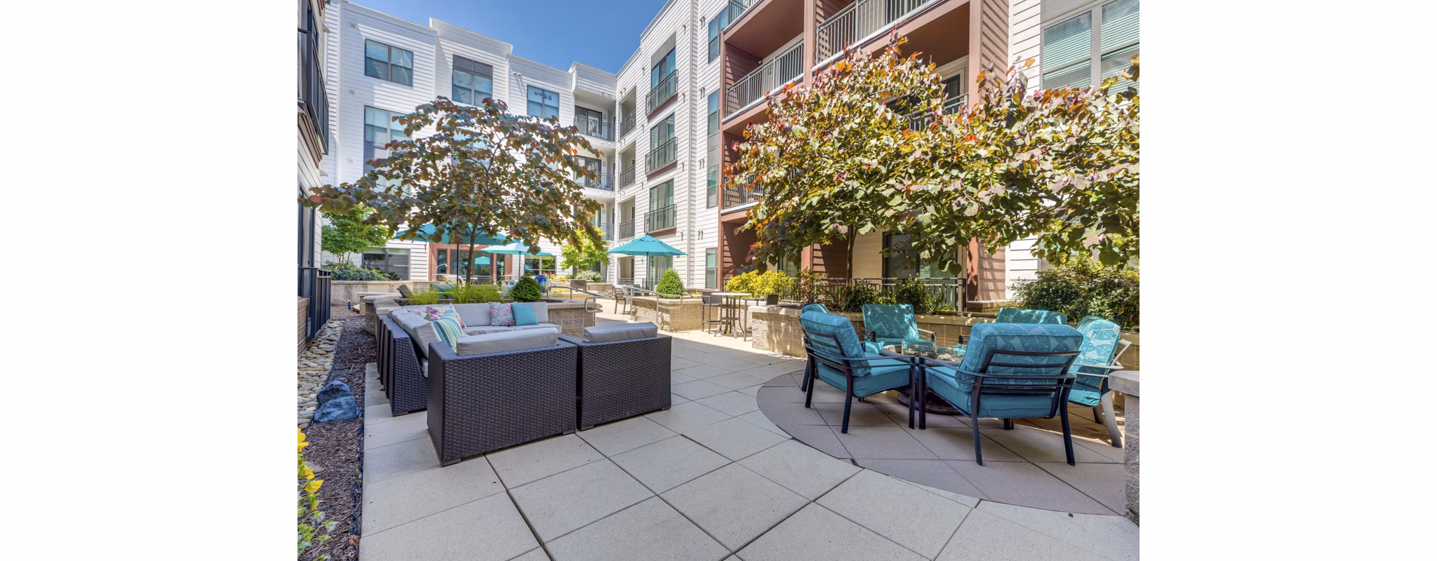 courtyard at Loft One35 Apartments