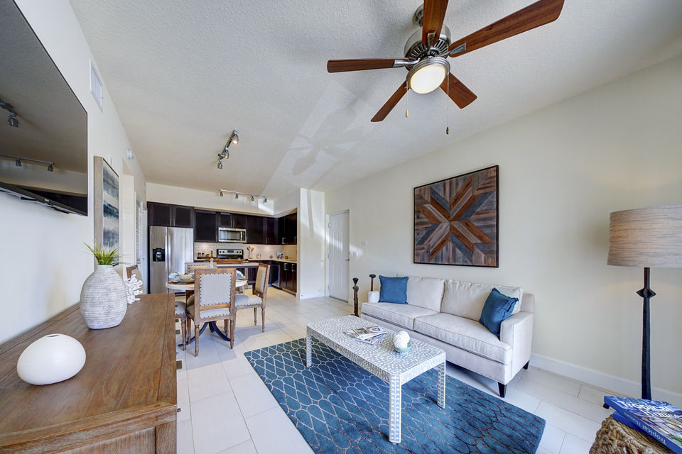 Spacious living room with stylish decor at Solle Davie Luxury Apartments