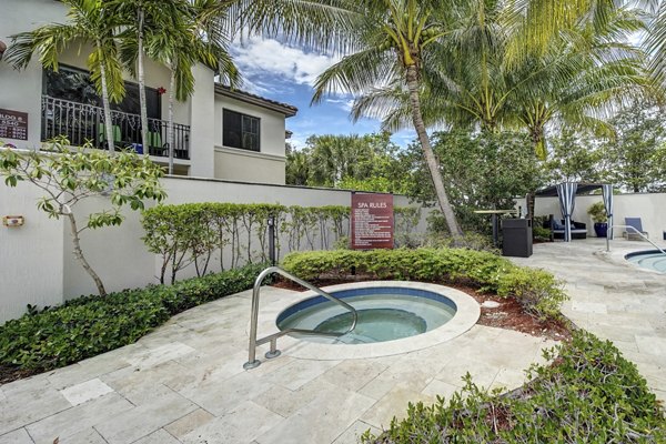 hot tub/jacuzzi at Solle Davie Luxury Apartments