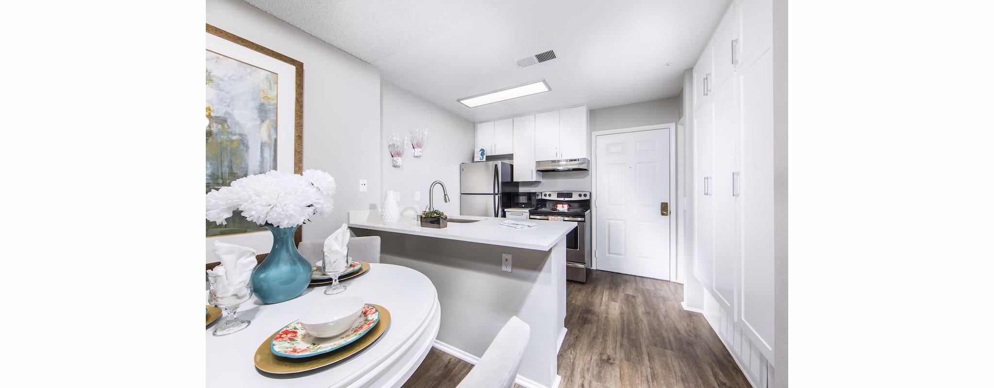 Elegant dining room with modern decor at Overture San Marcos Apartment Homes