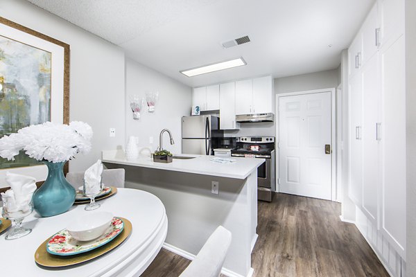 dining room at Overture San Marcos Apartment Homes 