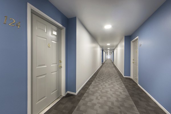 Hacienda Vallecitos: Elegant hallway with modern fixtures in luxury apartments