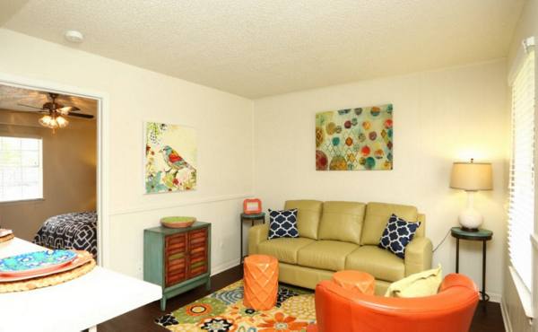 living room at Eastgate Apartments