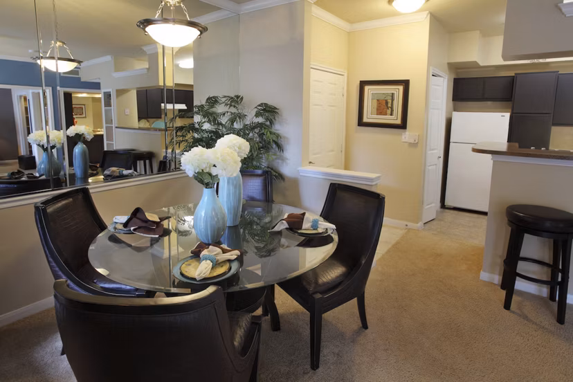 Parc at Wall Street: Luxury apartment with modern design in vibrant downtown area