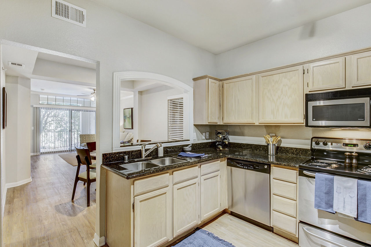 Riviera At West Village Apartments Dallas Tx 5 of 12