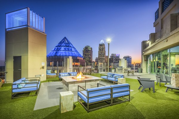 fire pit/patio at Skyhouse Uptown South Apartments