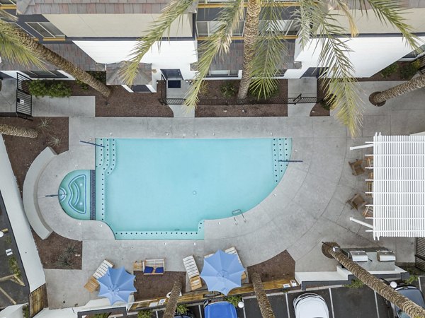 pool at Haven at Midtown Apartments
