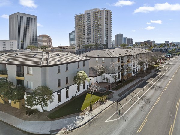 Haven at Midtown: Luxury view of high-rise apartments in the city center