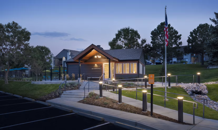 Vista at Trappers Glen: Scenic garden-view apartments in suburban setting