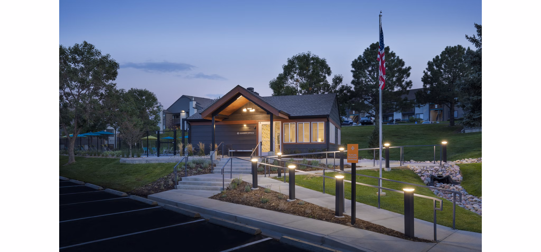 Vista at Trappers Glen: Scenic garden-view apartments in suburban setting
