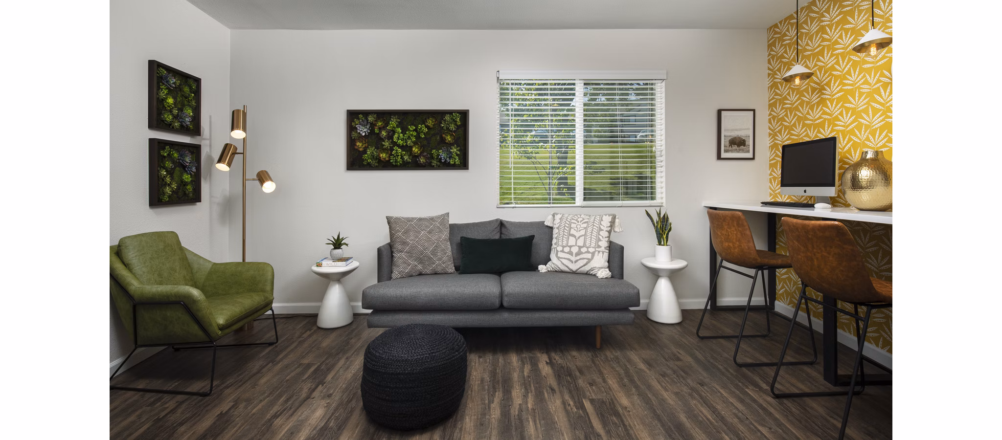 Vista at Trappers Glen: Modern clubhouse with luxury amenities for residents
