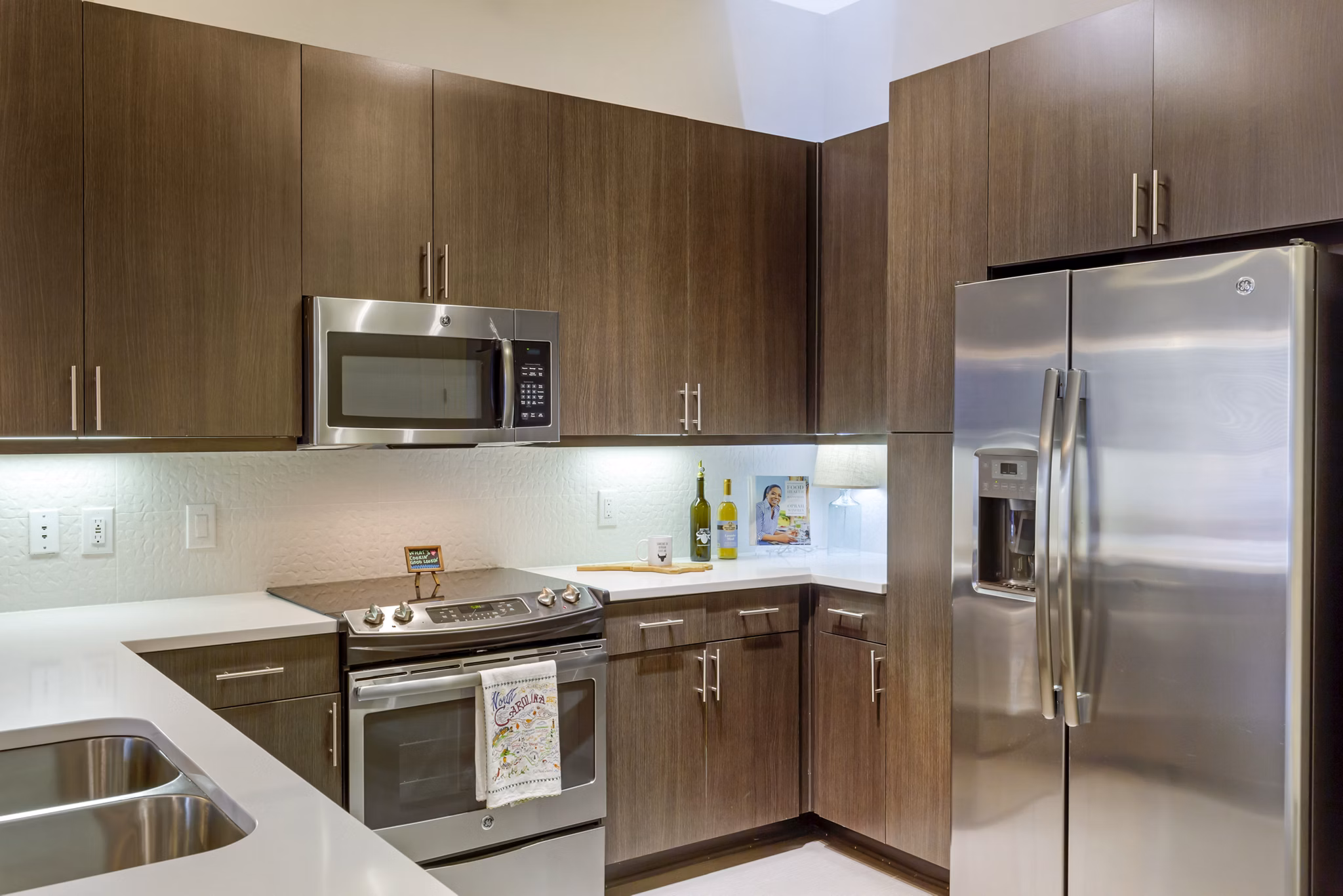 kitchen at Lantower Bullhouse Apartments