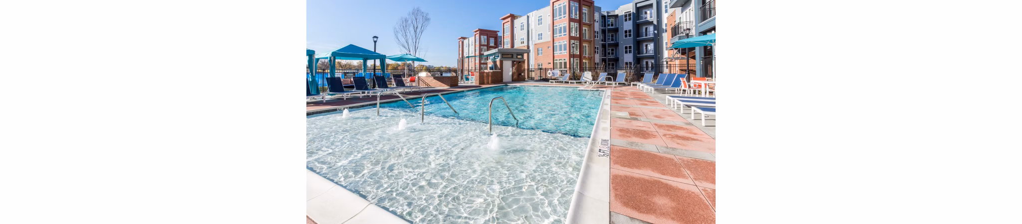 pool at Lantower Bullhouse Apartments