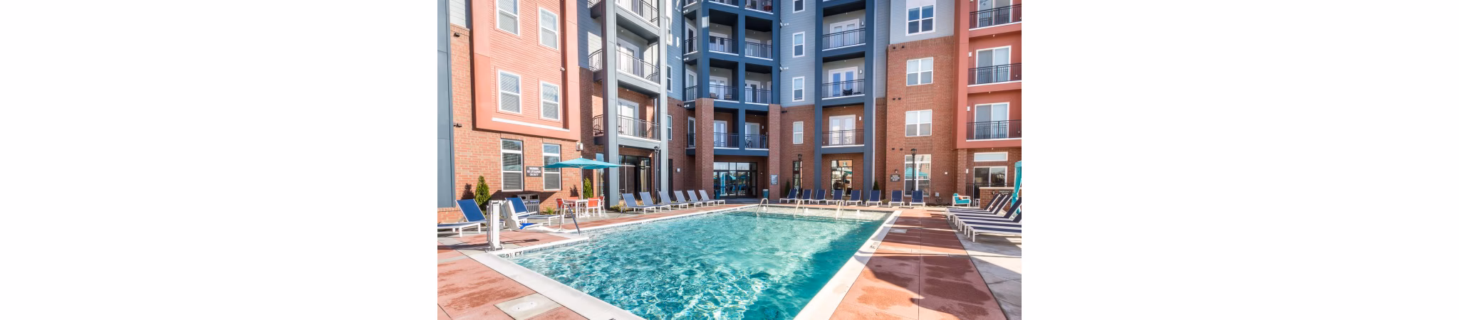 pool at Lantower Bullhouse Apartments