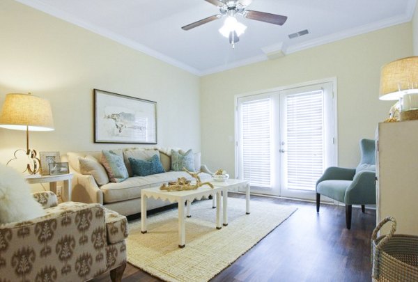living room at The Standard at White House Apartments 