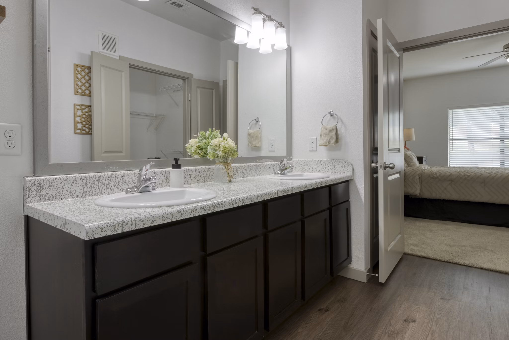 bathroom at Rustico Apartments
