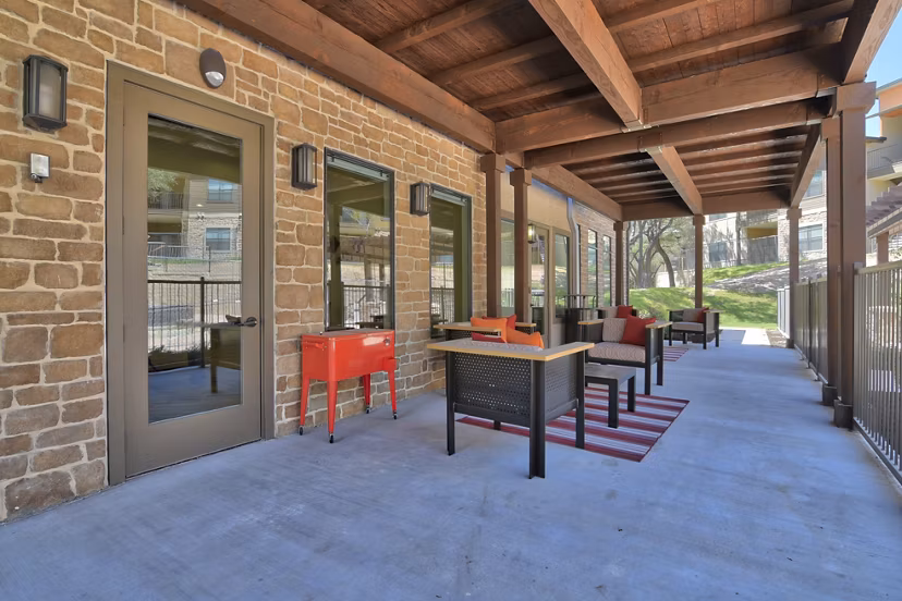 patio at Rustico Apartments