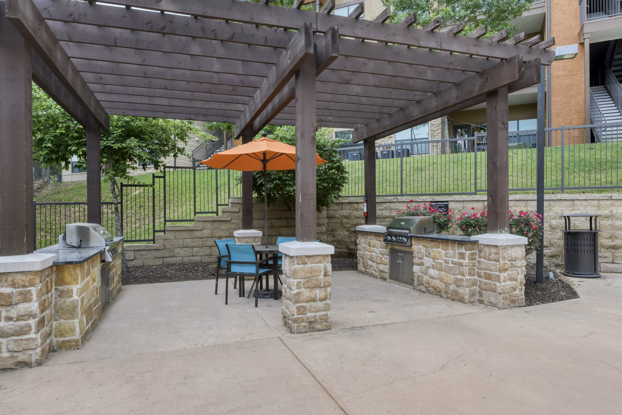 patio at Rustico Apartments
