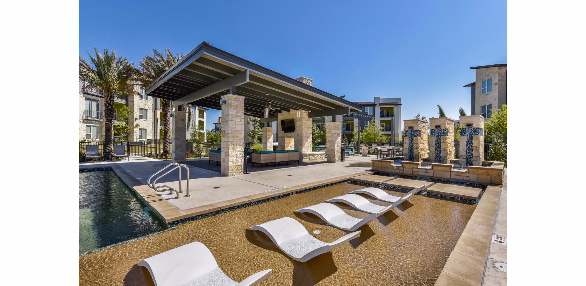 pool at Lantower Techridge Apartments