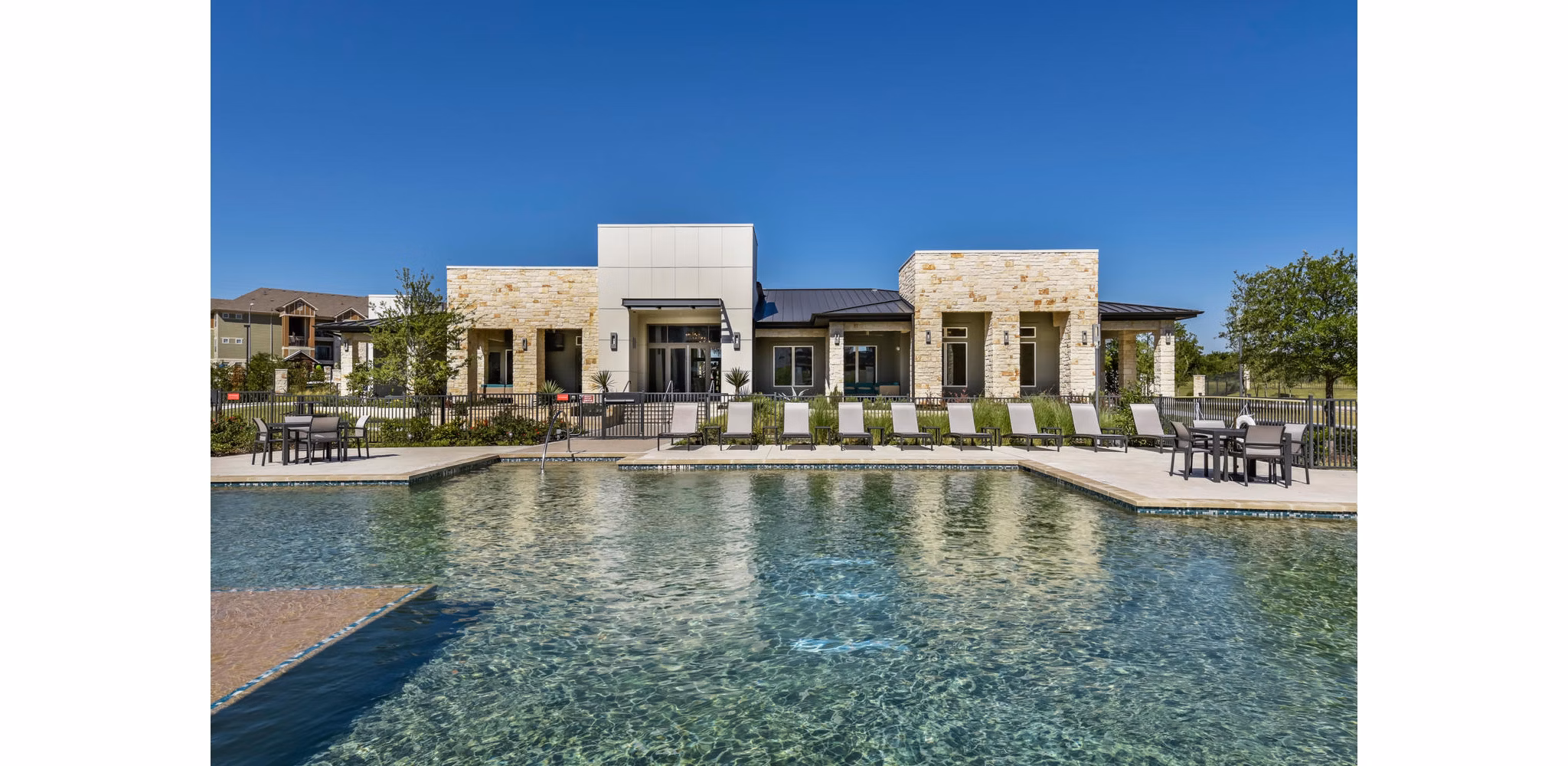 pool at Lantower Techridge Apartments
