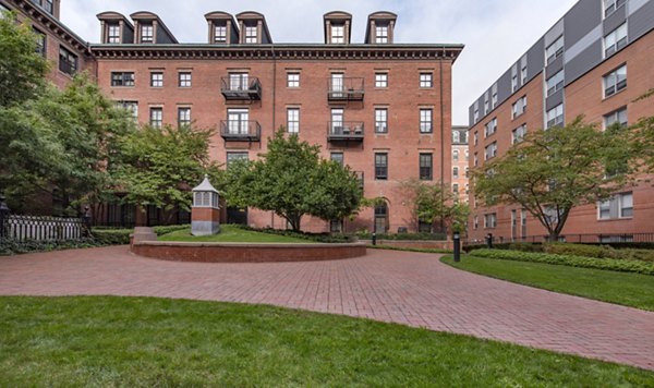 courtyard at James and Harrison Court Apartments