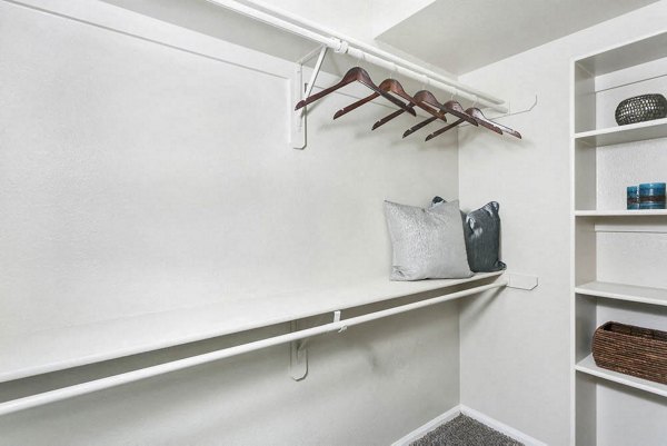 closet at Magnolia Ridge Apartments