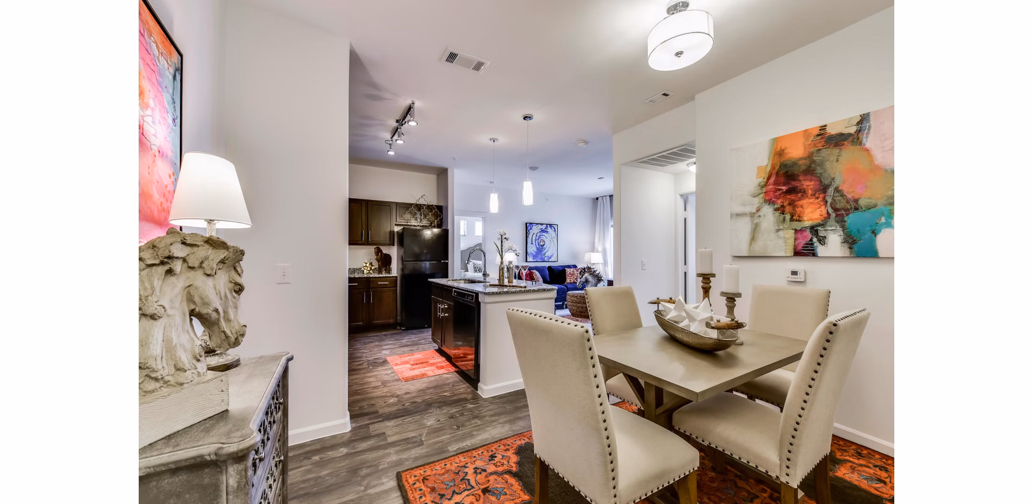 dining area at Ambrosio Apartments