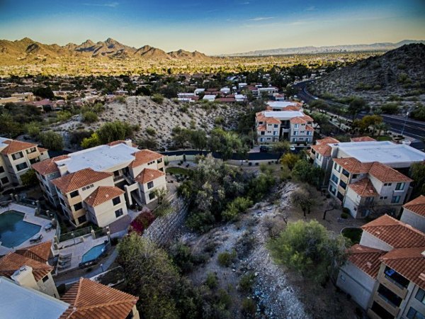 Avana at the Pointe: Elegant view of luxury apartments in a serene suburban setting