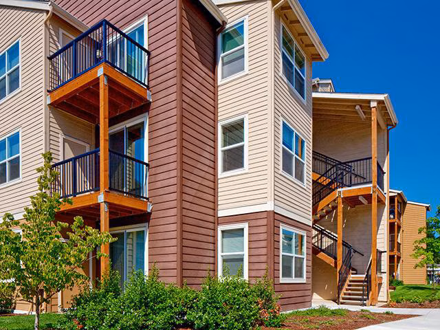 Jory Trail Apartments: Scenic luxury apartment in Wilsonville