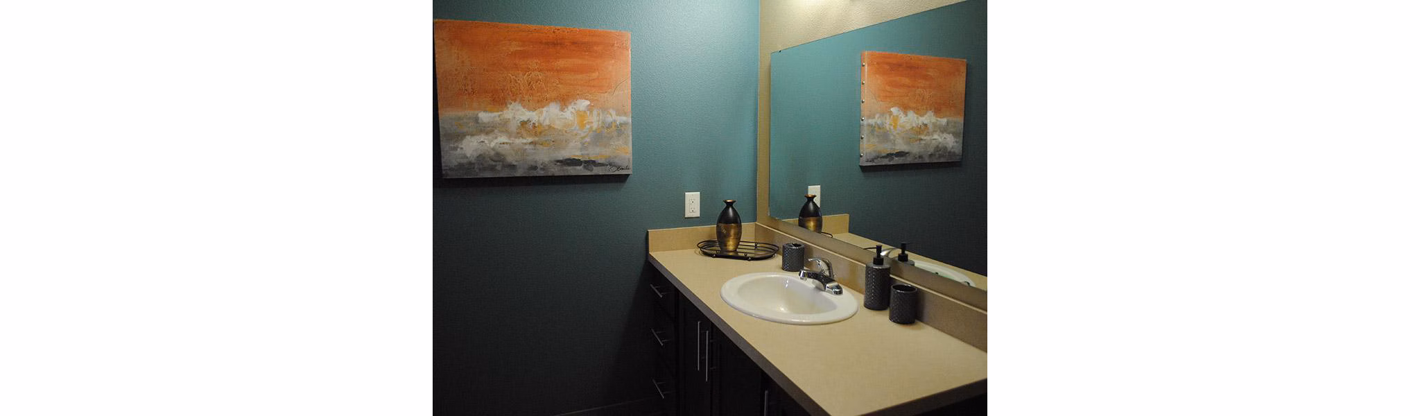 Luxurious bathroom with modern fixtures at Jory Trail Apartments, offering a relaxing space in Greystar's upscale community