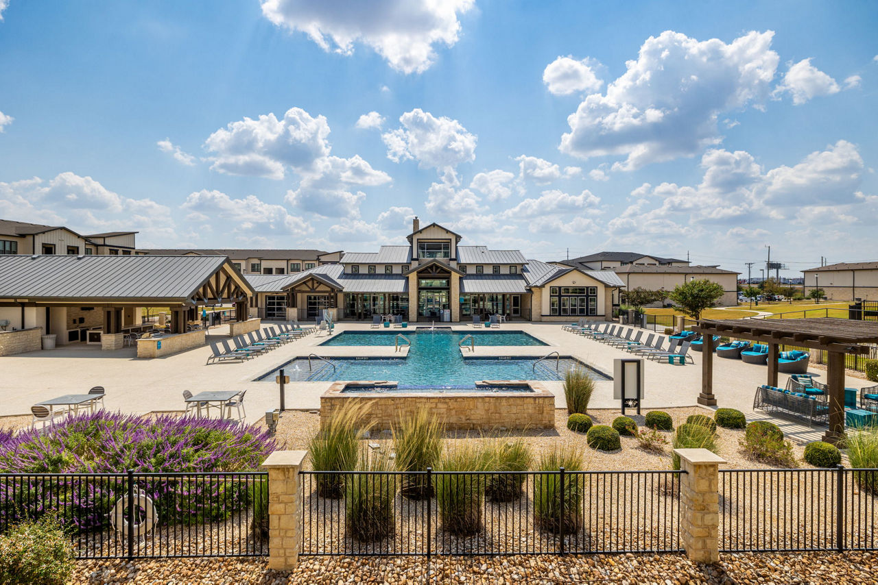 Enclave Falcon Pointe Apartments Pflugerville Tx 4 of 12