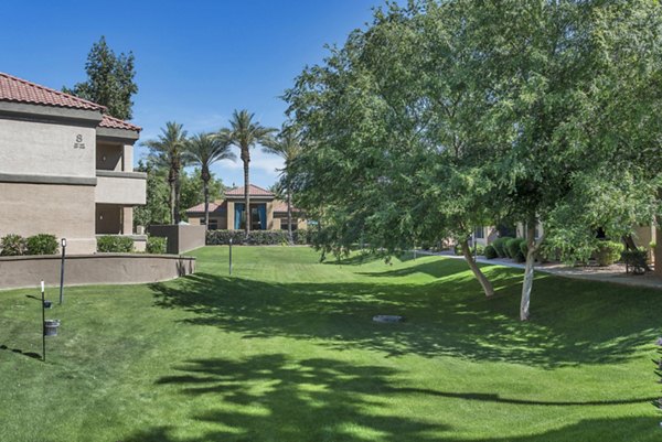 Santa Rosa Apartments: Luxury view at modern apartment complex in Santa Rosa